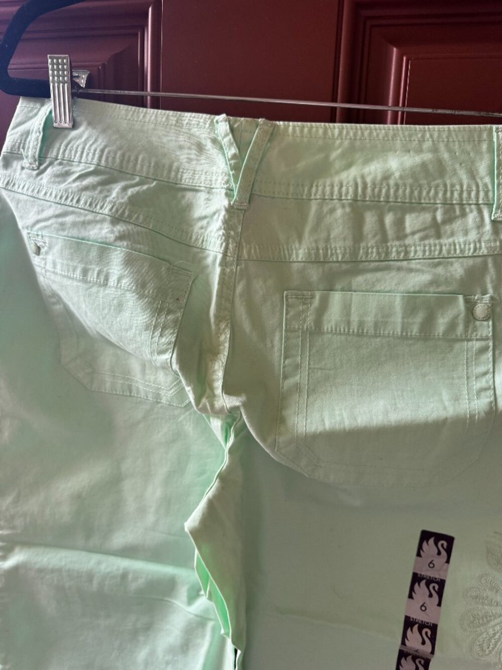gloria vanderbilt capri size 6 nwt embroidered stretch